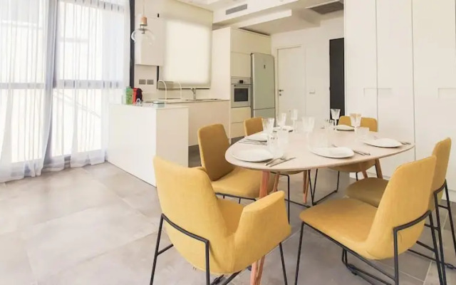 Rupin Ruby in Tel Aviv-yafo