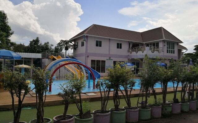 Turfan Hotel and Tigger Park