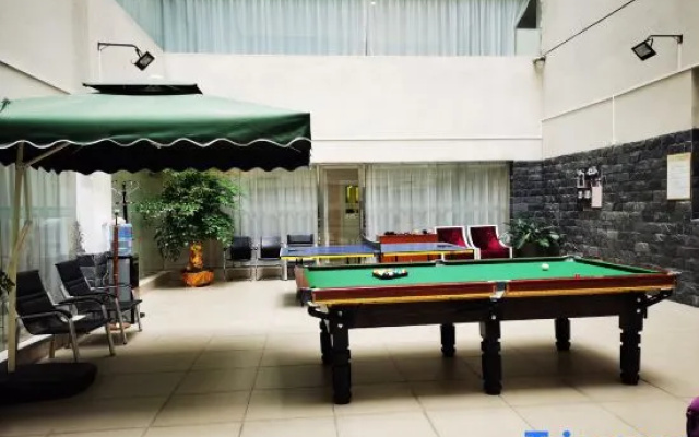 Vienna International Hotel (Hezhou High-speed Railway Station)