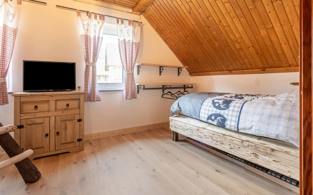 Snug holiday home in Weißbriach with terrace
