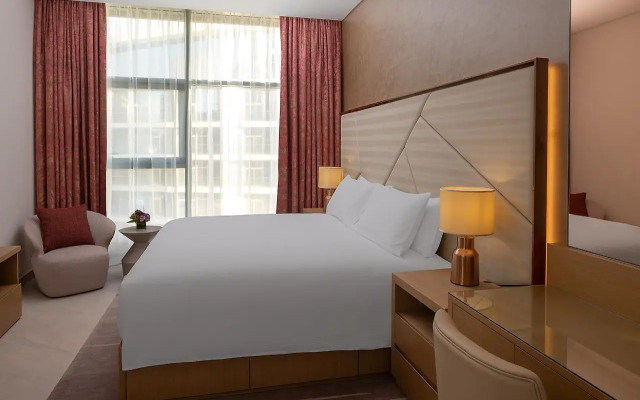 Hilton Dubai Creek Hotel & Residences