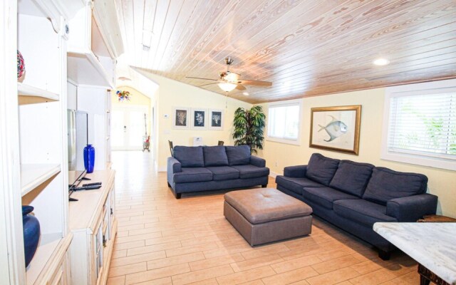 Bean Point Bungalow by AMI Locals