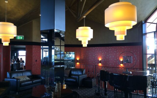 Echoes Boutique Hotel and Restaurant