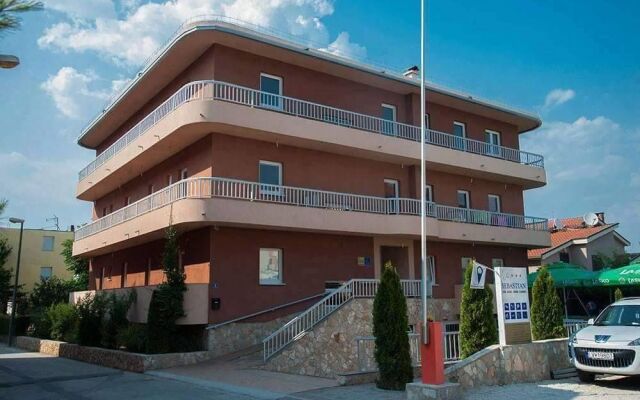 Hotel Sebastian
