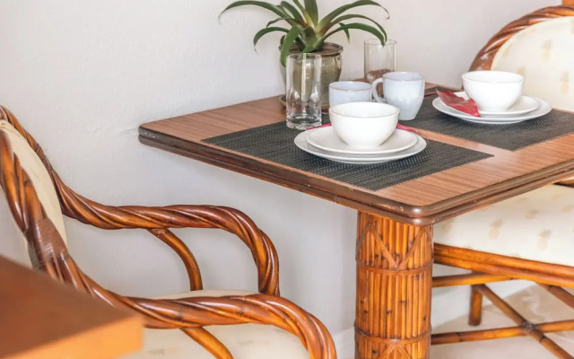 Luana Waikiki by Tropical Escapes Realty