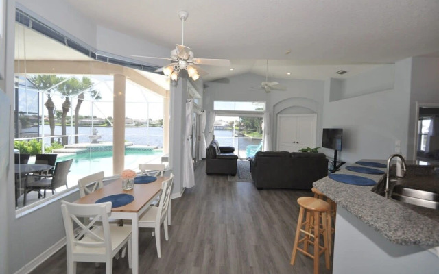Canal Home w Heated Pool Dock