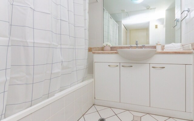 Inner City One Bedroom Apartment 13