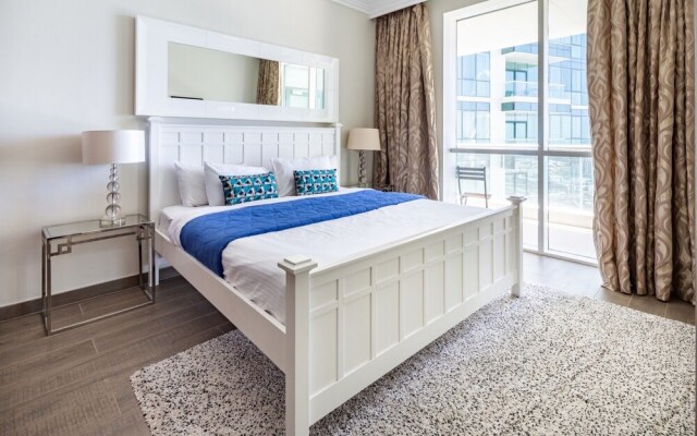 Astounding 3BR Apartment w/ Sea & Marina Views!