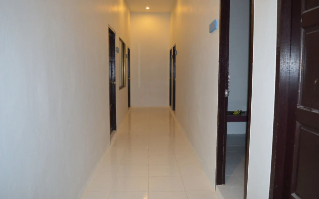 B Square Hotel
