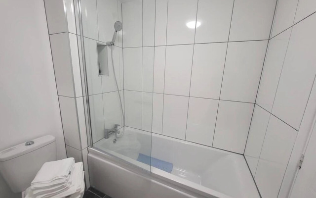 Immaculate 2-bed House in London