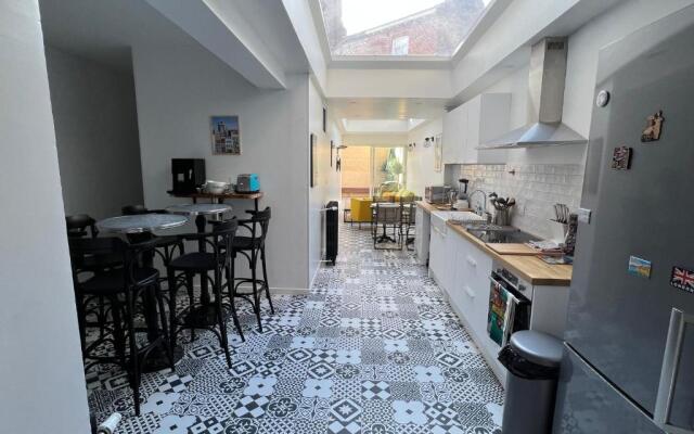 La petite place de la Porte d'Arras