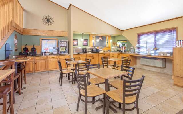 AmericInn by Wyndham Calumet