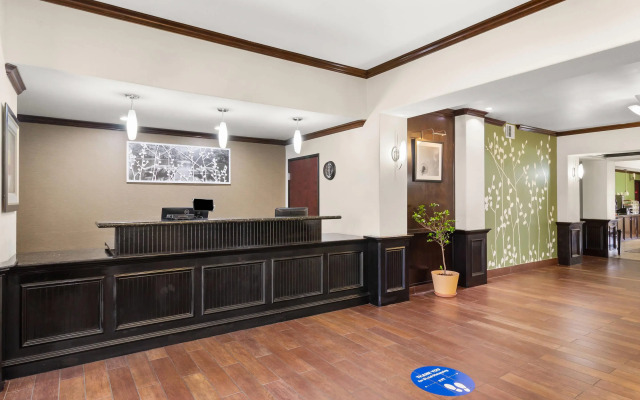Sleep Inn & Suites Bush Intercontinental - IAH East