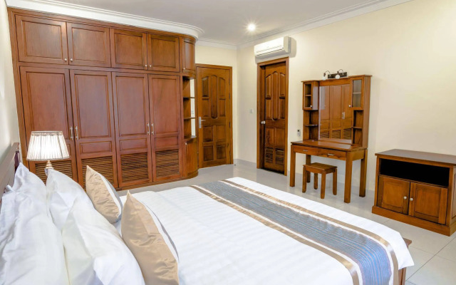 Hampton Hotel & Apartment