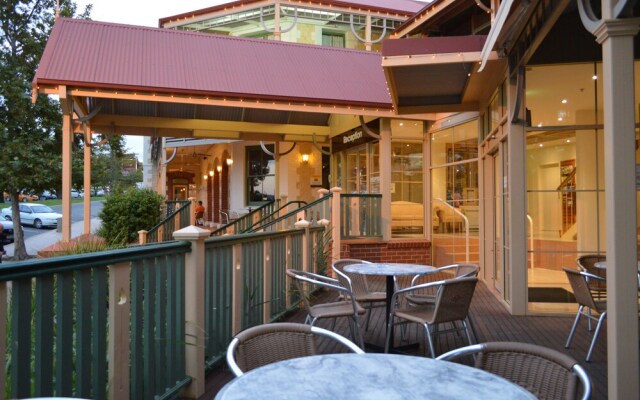 Loxton Community Hotel Motel