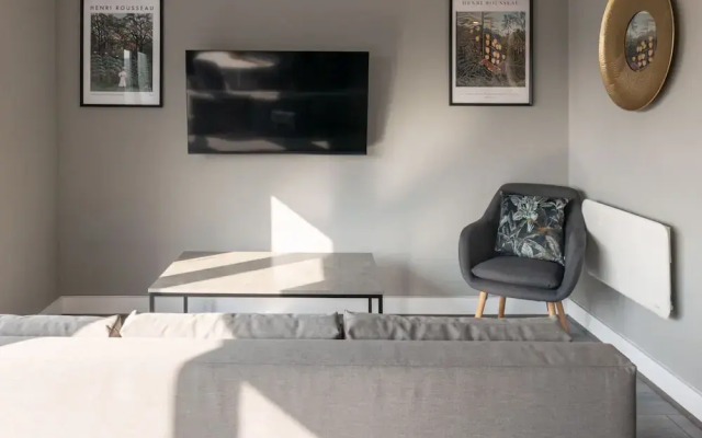 Host Stay Monarchs Quay