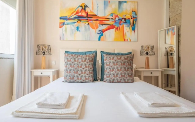 Tiles House, with A/C, Downtown Porto near Metro