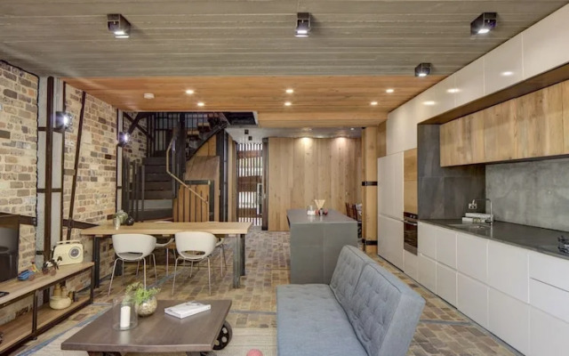 Executive Rental Style House