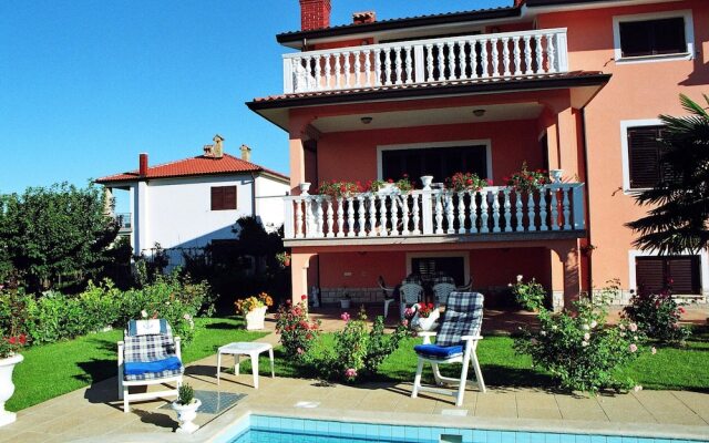 Villa With 3 Bedrooms in Umag, With Private Pool, Enclosed Garden and