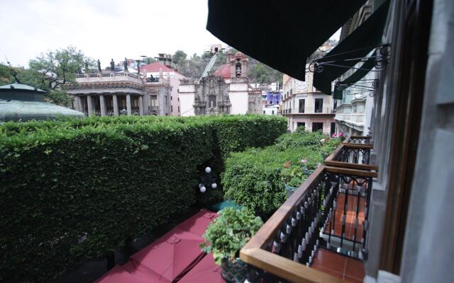 Luna Hotel