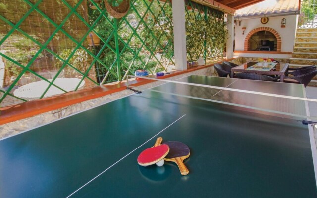 Stunning Home in Ika With Wifi and 2 Bedrooms