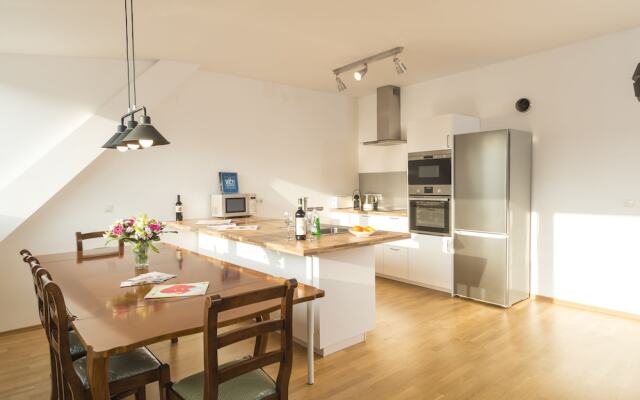 Schottenring Terrace by Welcome2Vienna