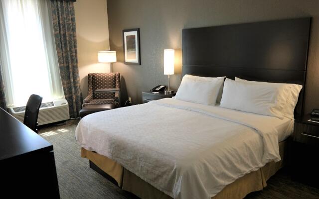 Holiday Inn Express Fredericksburg Southpoint, an IHG Hotel