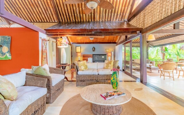 PF25 Ótima Casa 3 Quartos 300m da Praia