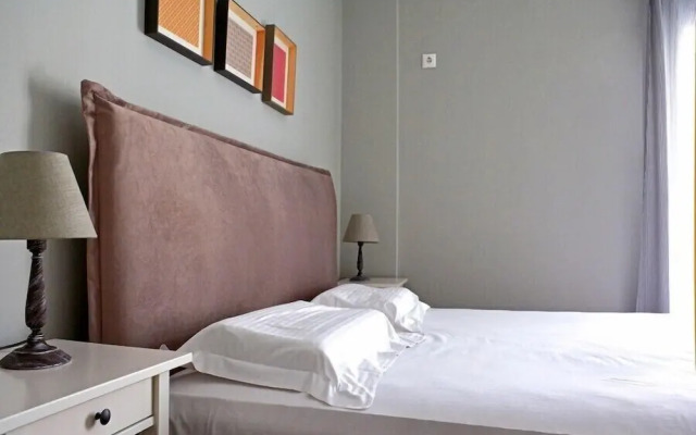 Three Bedrooms Apartment in City Center