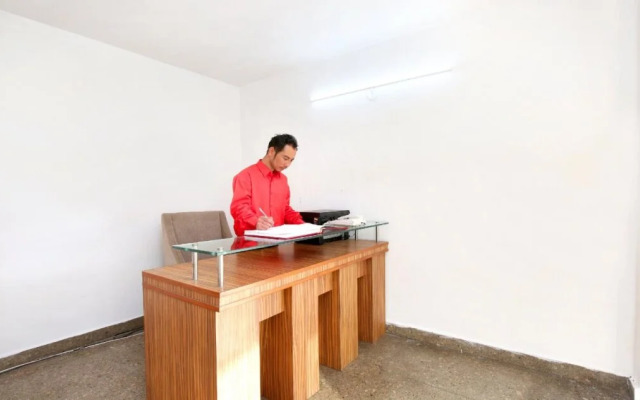 Hotel Lrc By OYO Rooms
