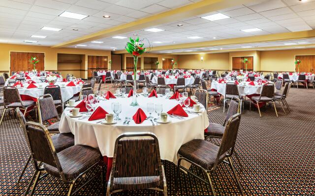 Holiday Inn Hotel & Suites Springfield - I-44, an IHG Hotel