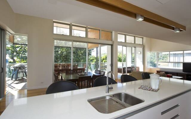 Maggies Beachfront Apt. 5