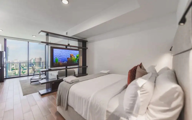 Bayside Luxury Studio Near Bayfront Park