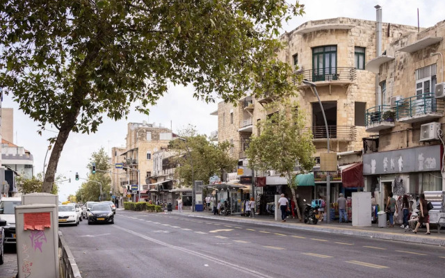 Artsy Nest in Haifa CTR by Sea N' Rent