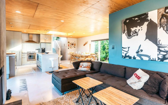 The Fat Pigeon - Omiha Holiday Home