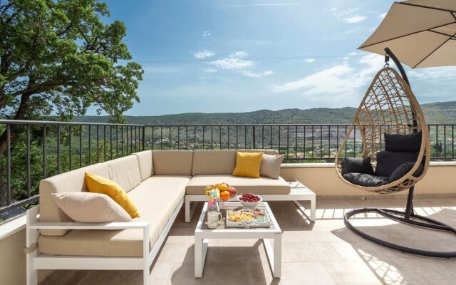 Stunning Home in Srinjine With 3 Bedrooms, Wifi and Outdoor Swimming Pool