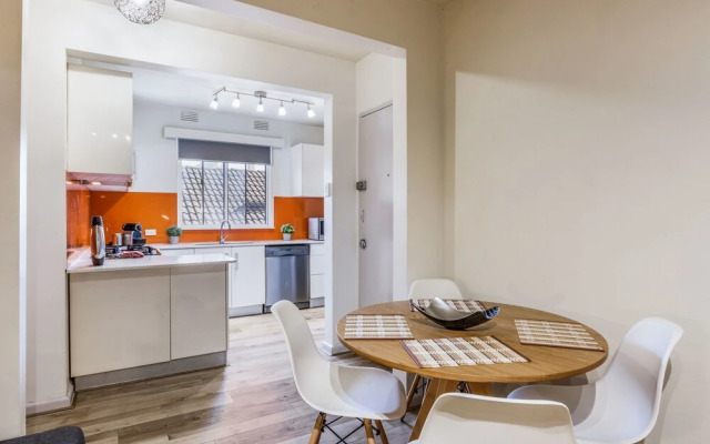 2 Bed Apartment With Free Parking - Netflix, Close to Train