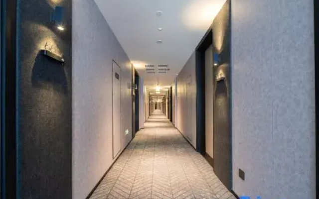 Yicheng Center Light Residence Hotel, Shenzhen North Railway Station