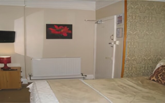 The Clovelly - Guest Accomodation