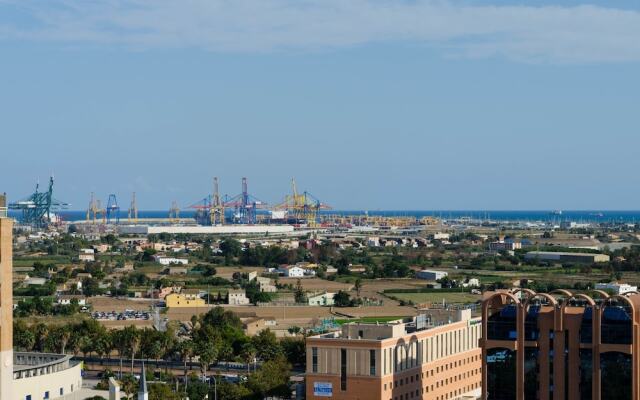 ApartUP Levante Skyline