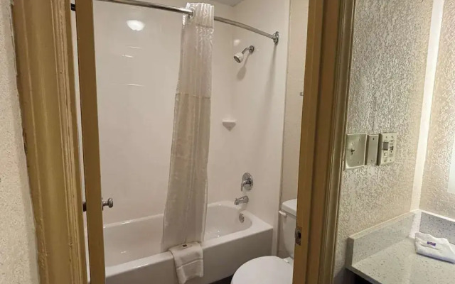 Studio 6 Suites Charlotte, NC - Northlake