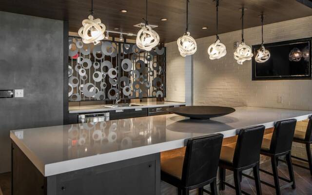 Global Luxury Suites at Reston