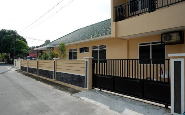 RedDoorz near Gejayan 3