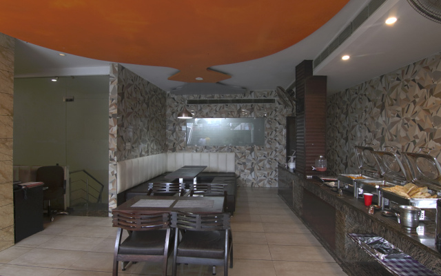 Fabhotel Sallow Grand