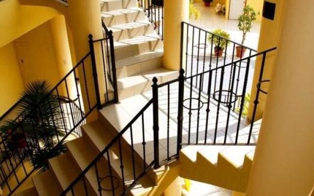 Lucky's Hotel y Casino