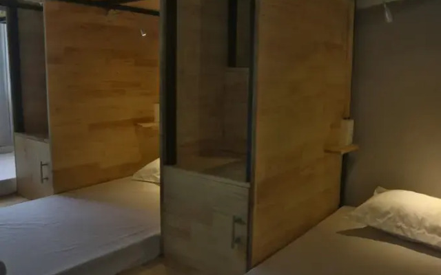 Vector Hostel