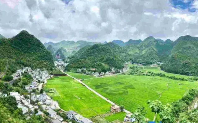 Xingyi WanFenglin Qianshanli Inn