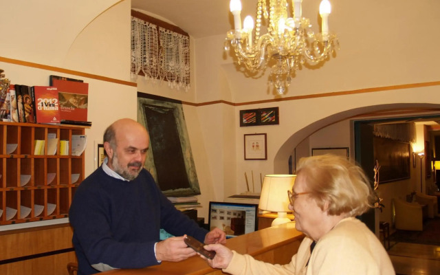 Deco Hotel