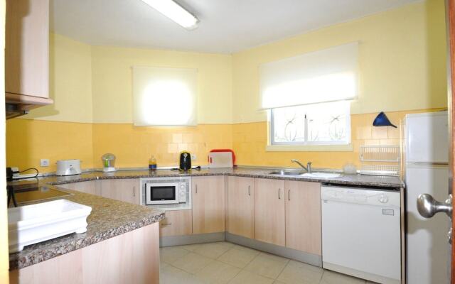 Beautiful Villa With Private Swimming Pool Near the Center of Vilamoura
