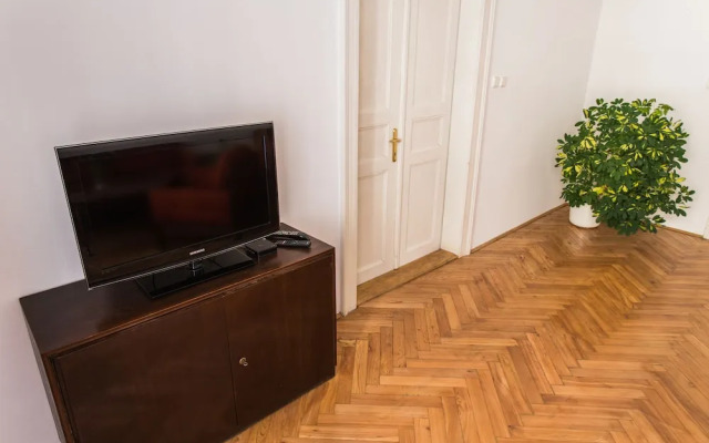 Central Retro Apartment